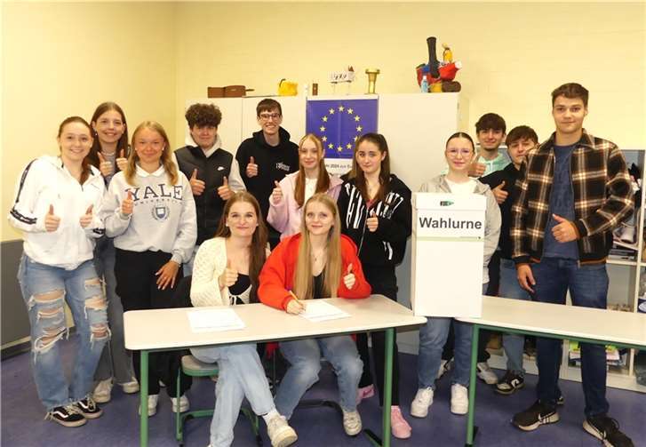 Bei der Junior-Europawahl in der Realschule plus Treis-Karden erzielten die 71 jungen Wahlberechtigten eine Wahlbeteiligung von 100 Prozent. Foto: TE