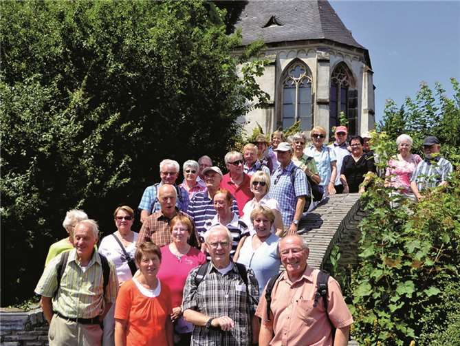 Bei der Kapellenwanderung wurden Kirchengeschichte und Heimatkunde lebendig.