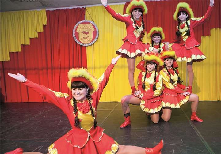 Bei der Karnevalsparty der KG Rot-Gold Niederbachem im Henseler Hof zeigte die Juniorengarde ihr Können. -JOST-