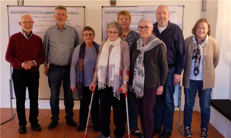 Bei der Klausurtagung (v.l.): Rüdiger Vietor, Wolfgang Walter, Gertrud Braun, Traudl Billinger, Waltraud Schmaus, Hannelore Nitsche, Josef Schmaus und Rosemarie Schweda.Seniorenbüro VG Linz
