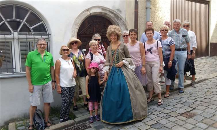 Bei der Kostümführung „Glanz und Elend der Stadt“ haben die Rheinländer viel Wissenswertes erfahren.  Privat