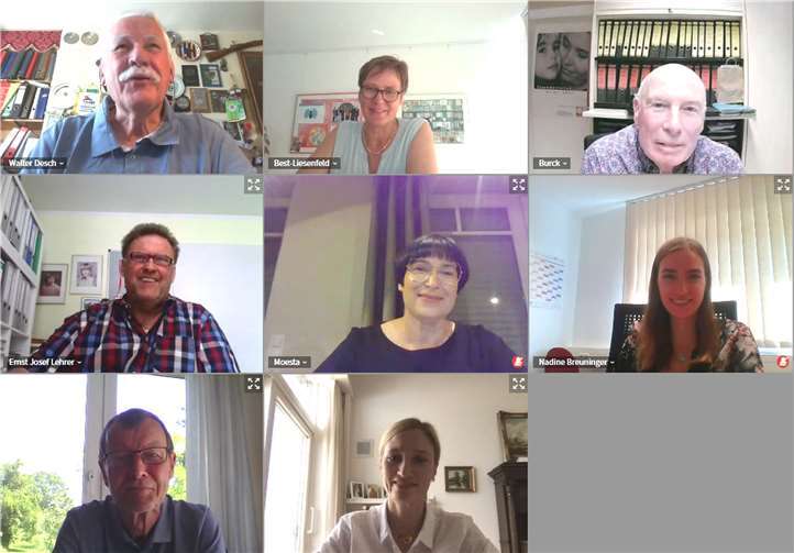 Bei der Kuratoriumssitzung wurden die aktuellen Förderprojekte bewilligt (von links nach rechts): Walter Desch (Präsident Fußballverband Rheinland), Caritasdirektorin Martina Best-Liesenfeld, Kammerschauspieler Hermann Burck, Ernst-Josef Lehrer (Kuratoriumsvorsitzender, Sparkassenvorstand a. D.), Anette Moesta (MdL, Vorsitzende des Caritasverbandes), Nadine Breuninger (Assistentin der Geschäftsführung), Norbert Weise (Generalstaatsanwalt a. D.), als Gast Simone Hartkorn (Hartkorn Gewürzmühle). Es fehlt: Robert Duchstein (Geschäftsführer Buchhandlung Reuffel).Quelle: Caritas Koblenz