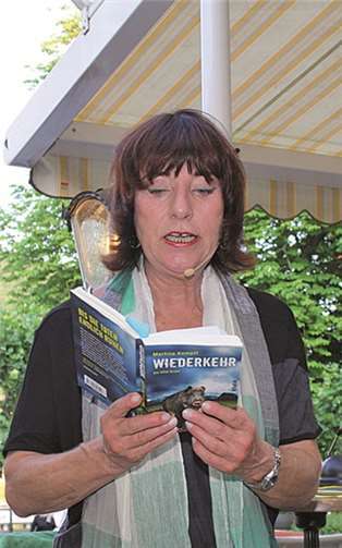 Bei der Lesung im Germania machte Martina Kempff so richtig Appetit auf ihren neuen, im Piper-Verlag erschienenen Roman.