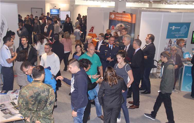 Bei der Messe erhalten die Jugendlichen Infos zu zahlreichen Ausbildungsberufen sowie Studiengänge. privat