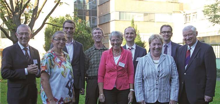 Bei der Mitgliederversammlung wurde der Vorstand des Fördervereins in seinem Amt bestätigt. An der Spitze steht auch in den kommenden zwei Jahren Dr. Gerhard Kreuter (r).C. Bachem