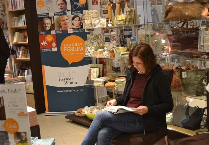 Bei der „Mondschein-Schmöker-Nacht“ endlich mal zur Ruhe kommen und nach Herzenslust lesen. Das haben viele genossen. E.T. Müller