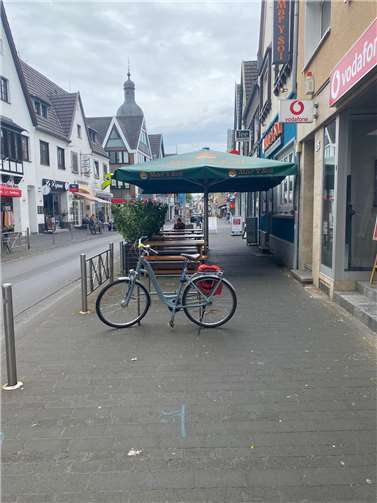 Bei der Podiumsdiskussion am 13. Juli 2025 im Freizeitpark, organisiert vom Gewerbeverein Rheinbach e.V., wurde über zentrale Zukunftsthemen der Stadt diskutiert – darunter auch die Frage, ob die Haupteinkaufsstraße dauerhaft zur Fußgängerzone werden soll. Foto: privat