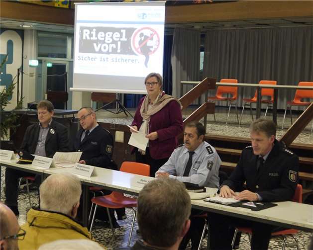 Bei der Präventionsveranstaltung informierten sich ca. 50 Bürger über den wirksamsten Einbruchschutz. privat