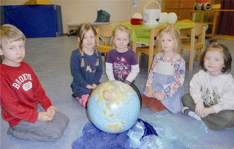 Bei der Projektarbeit unternahmen die Kinder eine Reise um die Welt.