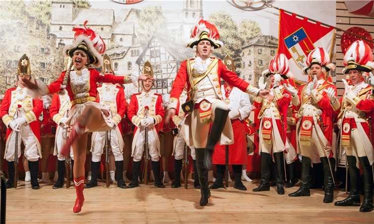 Bei der Prunksitzung der Karnevalsgesellschaft Odendorf faszinierte das Tanzpaar der Funken Rot-Weiß Gleuel, Denise Willems und Daniel Assenmacher, das Publikum.-Jost