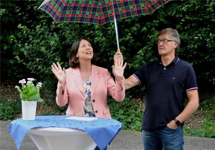Bei der Rede von Ministerin Daniela Schmitt: „Wir haben nach dieser Zeit der Pandemie doch so richtig „Lust auf Natur“ bekommen. Ich lade alle herzlich dazu ein und rufe Euch zu „Nutzt das aus“.