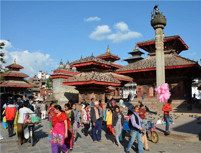 Bei der Reise kann man den Trubel in der Stadt Kathmandu erleben. privat