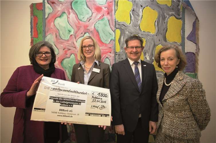 Bei der Scheckübergabe: Elisabeth Sauer-Kirchlinne, Ilka Kimmel, Christian Neugebauer, Prof. Dr. Beate Reifenscheid.Helmut Beier