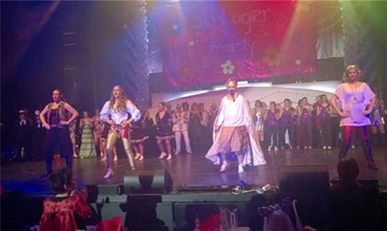 Bei der Schlagerparty gab es unter anderem eine Showeinlage von Dschingis Khan.privat