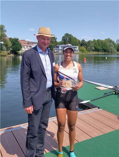 Bei der Siegerehrung Dr. Thomas Lange und Natalie Weber.  Foto: privat