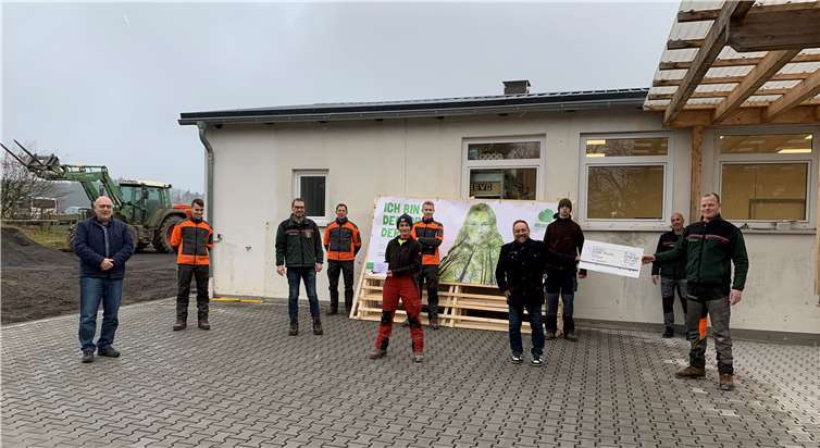 Bei der Siegerehrung, am 17. November 2020, wurde in Anwesenheit von VertreterInnen der Landwirtschaftskammer und der Landjugend durch Norbert Schindler (Ökonomierat & Kammerpräsident) eine Urkunde, sowie das Preisgeld übergeben.Foto: privat