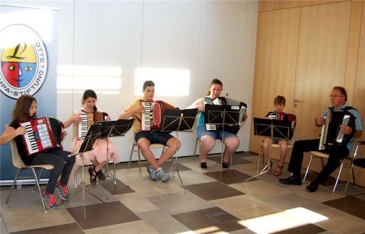 Bei der Siegerehrung im Sitzungssaal. Privat