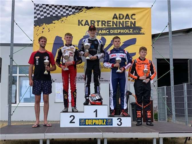 Bei der Siegerehrung stand Enrico Förderer ganz oben auf dem Treppchen.  Fotos: Storm Photography