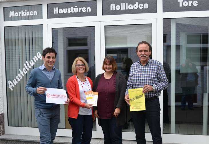 Bei der Spendenübergabe für die „Ahrweiler Tafel“ und den Caritas-Wunschbaum sprachen (v.l.) Christoph Hengsberg, Ursula Schmitten, Elisabeth Derra und Franz-Josef Hengsberg über das Thema Armut.E.T. Müller