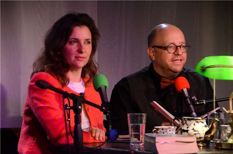 Bei der Spontanlesung „Ohne Probe ganz nach obe“ im neuen Theater am Lohmarkt in Rheinbach glänzte das beliebte Duo mit großer Vorlesekunst und viel Situationskomik. Foto: privat