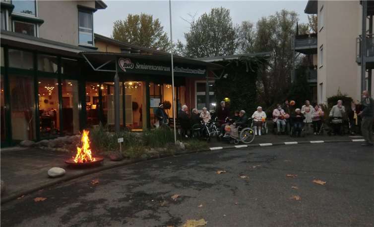 Bei der St. Martinsfeier durfte ein Feuer natürlich nicht fehlen. Fotos: privat