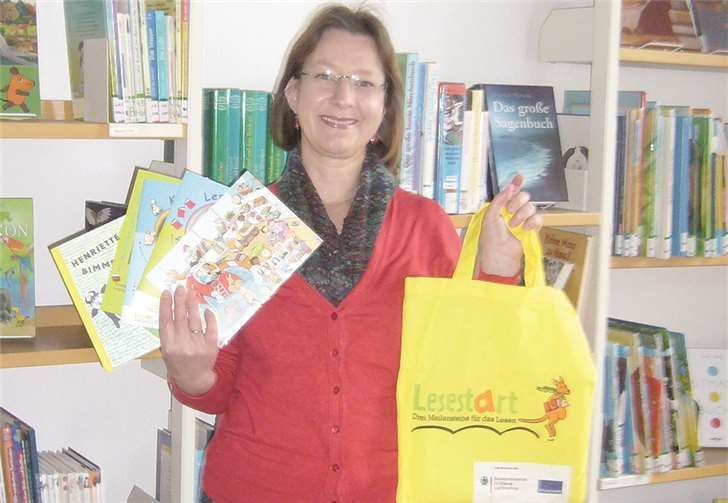 Bei der Stadtbücherei gibt es Lesetaschen für Kinder.privat