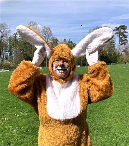 Bei der Traditionsveranstaltung machte auch der Osterhase persönliche seine Aufwartung.
