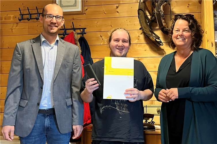 Bei der Übergabe der Zertifikate.  Fotos: Caritas Werkstätten)