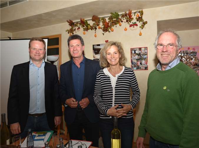 Bei der Veranstaltung in Koblenz konnte Bundestagsabgeordneter Detlev Pilger (2. v. l.) neben Dr. Thomas Bernhard (r.) vom BUND Koblenz auch seinen Fraktionskollegen Frank Schwabe und die SPD-Landtagsabgeordnete Dr. Anna Köbberling begrüßen. privat