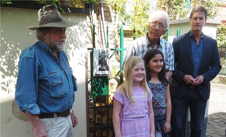 Bei der Verlegung der Stolpersteine: v.li. Gunter Demling, Petzer Wings und Detlev Pilger.HH