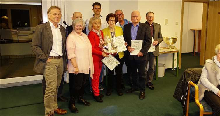 Bei der Versammlung wurden die langjährigen Mitglieder geehrt. Fotos: privat