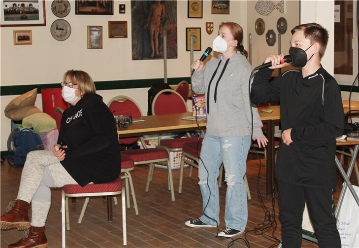 Bei der Video- und Spielenacht der Schützenjugend wurde auch Karaoke gesungen.  Fotos: Christian Klein