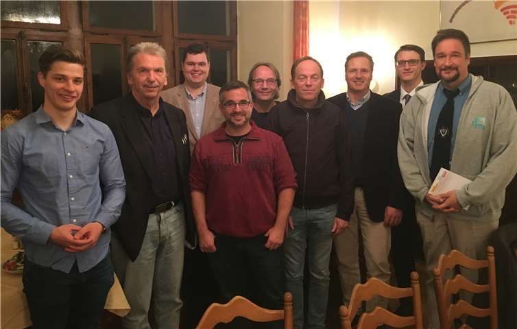 Bei der Vorstandssitzung des FDP-Stadtverbandes Neuwied waren die Jungen Liberalen zu Gast. V.l.n.r.: Tim-Jonas Löbeth, Dietrich Rühle, Andreas Büsch, Dennis Mohr, Thomas Schulz, Stefan Puderbach, Dr. Kai Rinklake, Christian Hess, Sven Störmer. privat
