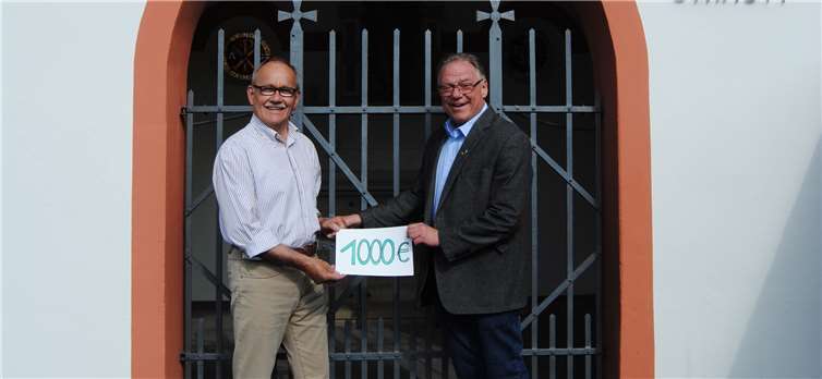 Bei der Vorstandssitzung wurde die Spende über 1.000 Euro genehmigt. privat