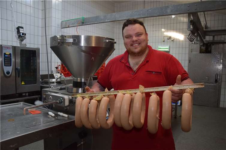 Bei der Wahl zum Mister Handwerk 2024 ist der 29-jährige Fleischermeister René Johann, der in Koblenz Betriebsinhaber ist, weiter im Rennen.  Quelle: HwK Koblenz/Dagmar Schweickert