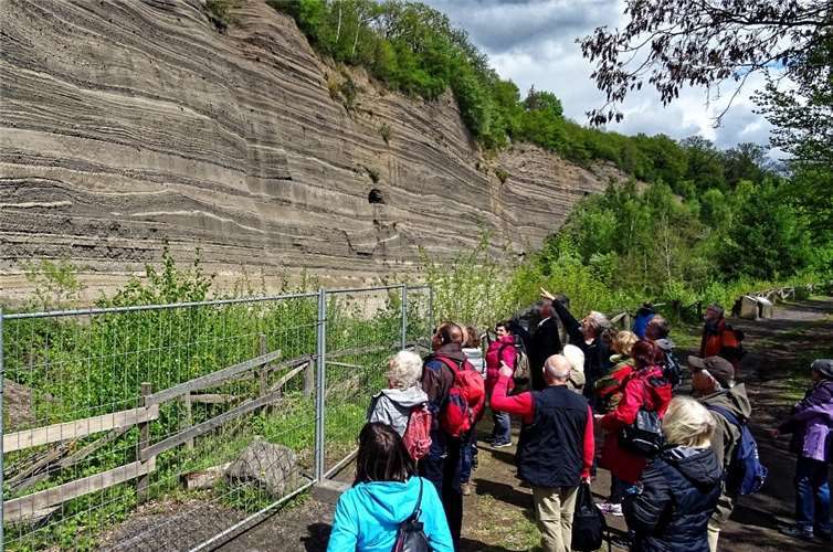 Bei der Wanderung des Turnvereins Rengsdorf im Frühjahr des Jahres hatten die Teilnehmer Einblicke in die Erdgeschichte. Dies wird auch bei der Herbstwanderung so sein. Foto: privat
