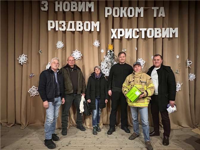 Bei der Weihnachtsfeier in der Stadt Boryslav wurden die gesammelten Weihnachtspäckchen an die Kinder übergeben.