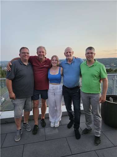 Bei der angekündigten Neuwahl wurden folgende Ämter allesamt einstimmig besetzt: Jürgen Pappendorf als Kommandant, Martin Speich („Speedy“) als stellvertretender Kommandant, Dennis Swirsky als Geschäftsführer, Oliver Brockhaus als Kassierer und Nele Adams als Jugendausschuss. Fotos: privat