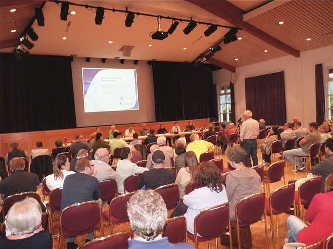 Bei der anschließenden Diskussion meldeten sich einige Besucher zu Wort.