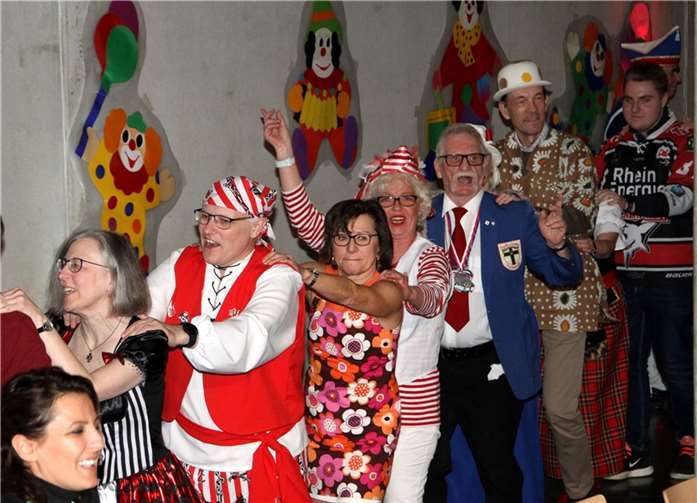 Bei der großen Sitzungsrevue herrschte besteStimmung. Fotos: Stadtsoldaten Meckenheim