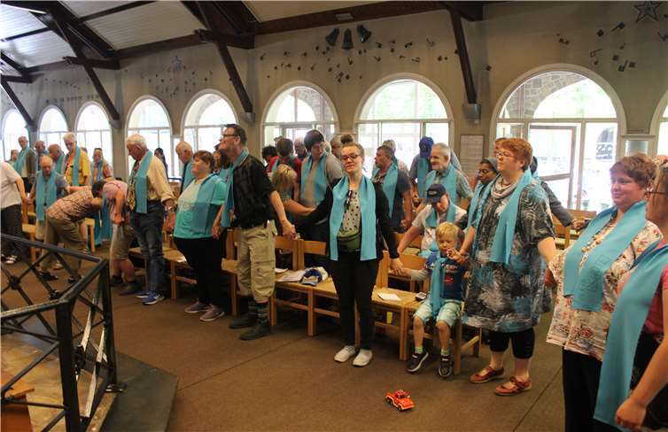 Bei der inklusiven Wallfahrt waren nicht nur Bewohnerinnen und Bewohner aus Ebernach eingeladen, auch Mitarbeiterinnen und Mitarbeiter mit ihren Familien, Ehrenamtliche und Freunde fuhren mit.Foto: privat