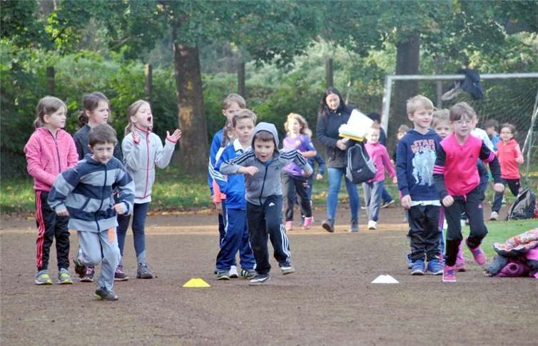 Bei der klassischen 50-Meter-Lauf-Disziplin waren die Kinder ebenso mit Feuereifer dabei... privat