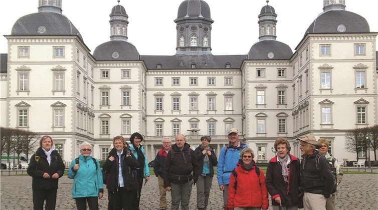 Bei der letzten Etappe erreichten die Wanderer das prächtige Schloss Bensberg. privat