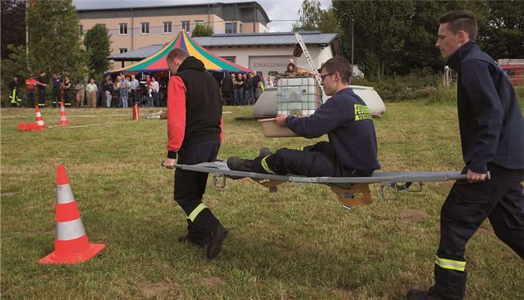 Bei dieser Disziplin ging es auf Zeit und es durfte kein Wasser verschüttet werden. WT