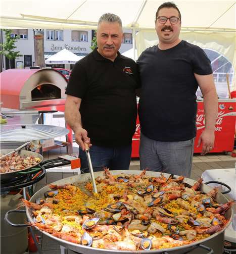 Bei dieser Paella kamen alle auf ihre Kosten.