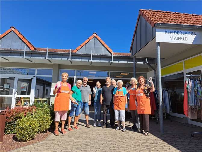 Bei einem Besuch von Vertretern des Vereins und der Stadtratsfraktion von Pro-Münstermaifeld konnten sich alle Beteiligten ein Bild von dem umfänglichen Angebot der Tafel machen. Foto: Pro-MM e.V.