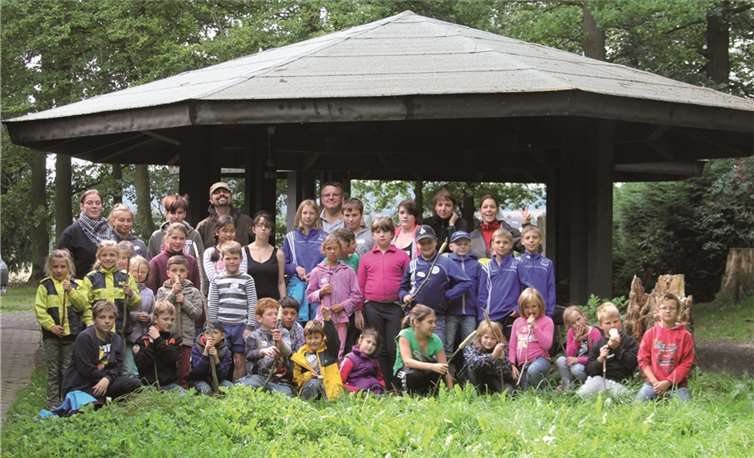 Bei einem Gruppenbild kamen alle Beteiligten zusammen. privat