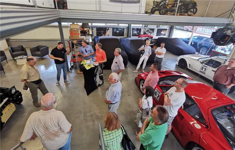Bei einem Rundgang gewannen die Besucher interessante Einblicke in die Firmenphilosophie.Foto: privat