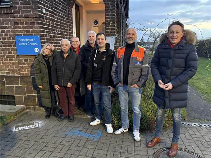 Bei einem Treffen mit dem Betriebsratsvorsitzenden Marc Winter sowie Betriebsrätin und Landtagsabgeordnete Lana Horstmann tauschten sich die Andernacher Sozialdemokraten mit den beiden Vertretern der Rasselstein-Belegschaft über die aktuell angespannte Lage des Unternehmens und die direkten Auswirkungen auf die Mitarbeitenden aus. Foto: SPD Andernach