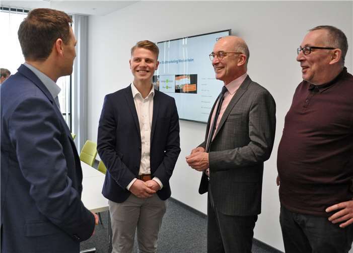 Bei einem Treffen mit dem Meckenheimer Verbund stellt sich Tom Melchior (2. v. l.) dessen Vorstandsmitgliedern vor. Foto: Stadt Meckenheim